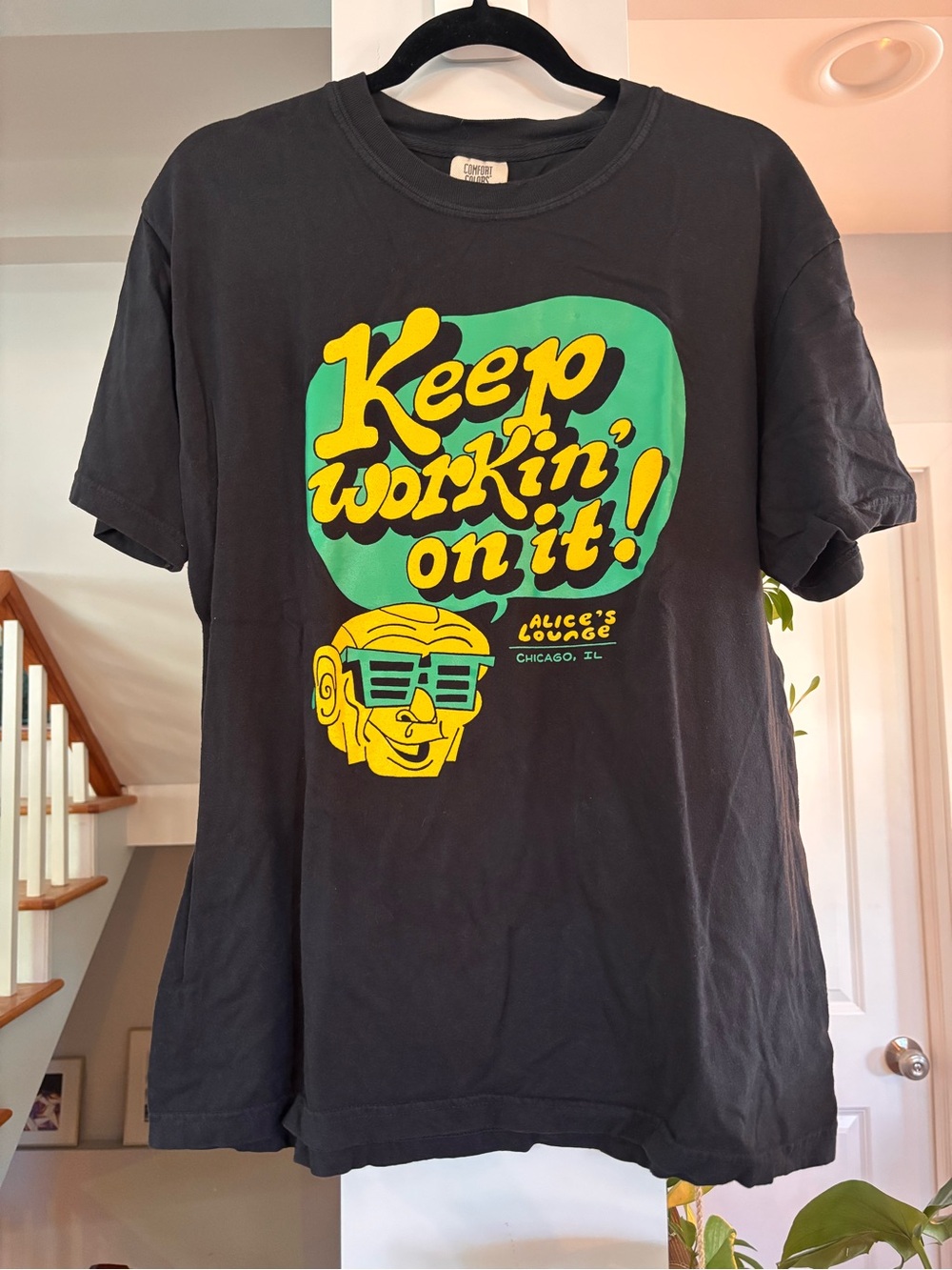 Chicago’s Alice’s Lounge Karaoke Bar, “Keep Workin' On It!" Black Tee - Size L